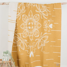 Load image into Gallery viewer, Mini Tipi Eco-Friendly Blanket - Birch Bark Reversible
